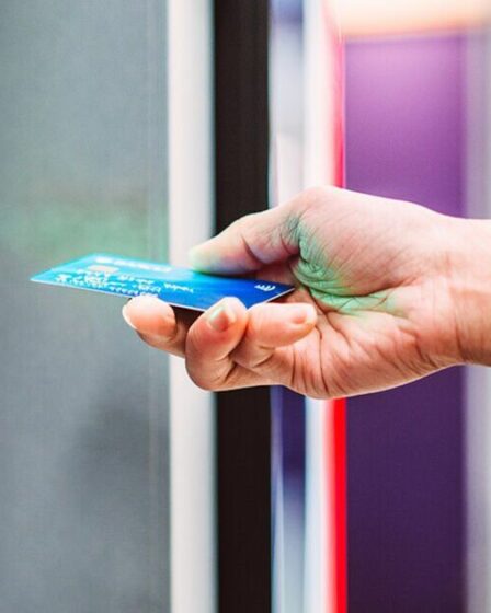 Colère après que le distributeur automatique de billets de Santander a avalé la carte d'un homme, mais la banque refuse de la lui rendre