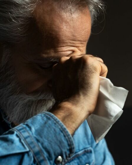 Le détenteur d'obligations à prime fulmine après 62 ans sans gagner un centime – NS&I répond