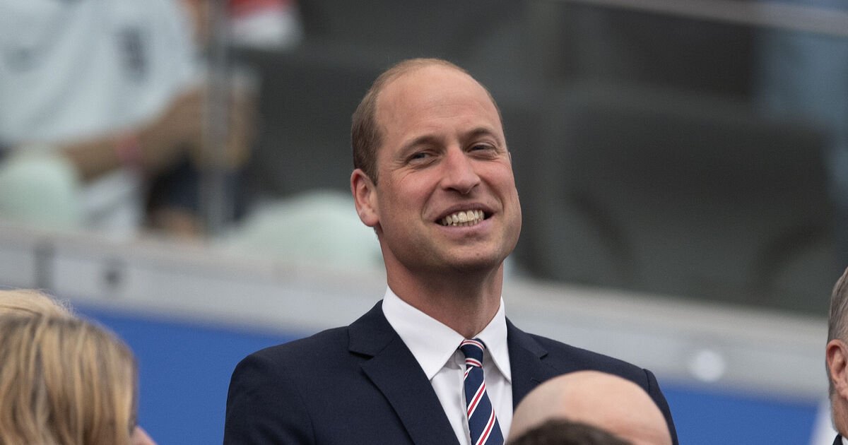 Le prince William montre ses talents de danseur alors qu'il « se secoue » au concert de Taylor Swift