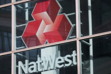 Les clients de NatWest sont confrontés à des frais bancaires de 60 £ en raison des hausses de taux annoncées aujourd'hui