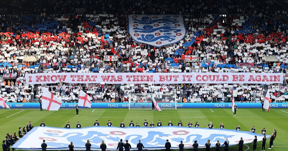 Les fans anglais ont averti « ne soyez pas publicitaires » alors que la police allemande s'exprime sur le chant de la Seconde Guerre mondiale