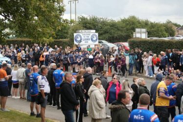 Funérailles de Rob Burrow : des centaines de personnes se sont rassemblées dans les rues pour dire adieu au héros de la ligue de rugby