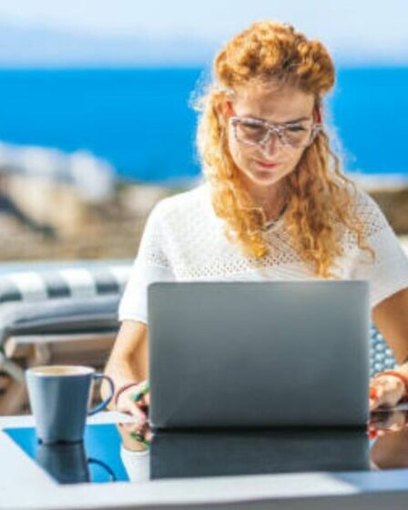 La Grèce en crise : le pays contraint d'instaurer la semaine de six jours pour permettre à ses habitants de travailler