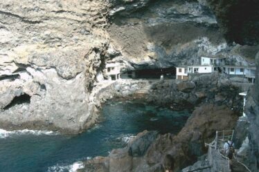 Le magnifique village balnéaire des îles Canaries caché dans une crique secrète