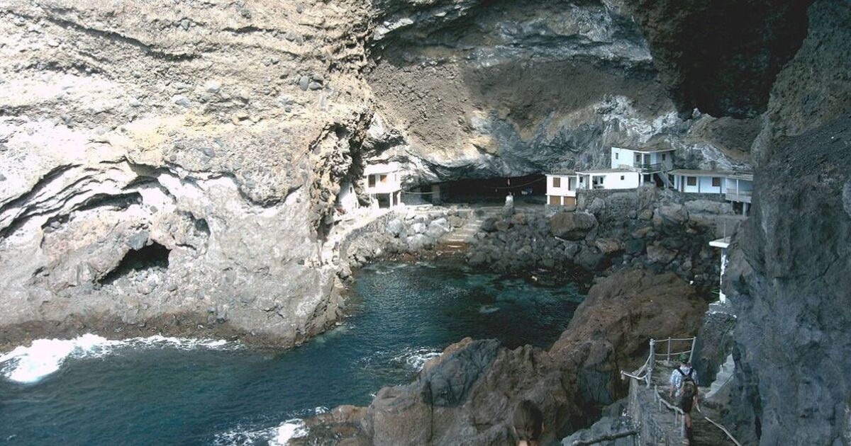 Le magnifique village balnéaire des îles Canaries caché dans une crique secrète