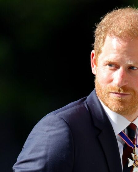 Le prince Harry, « égoïste », accusé de « faire chanter émotionnellement » le roi Charles lors d'une dispute à la télévision