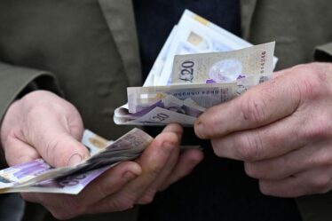 Les ménages en Angleterre ont versé 2 665 £ de paiements de subsistance en août