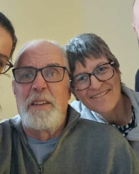 Papa a commencé à dire des bêtises et les médecins ont dit qu'il lui restait des mois à vivre.