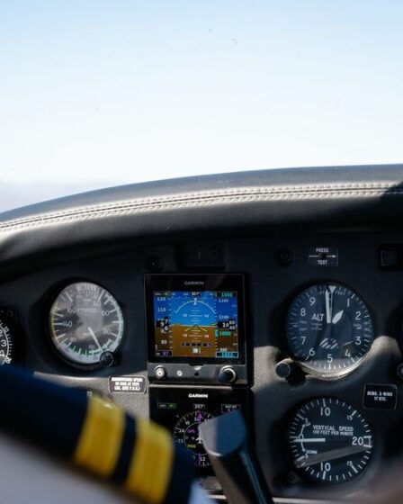 Une femme partage ce que c'est vraiment que d'être mariée à un pilote - et une chose qu'elle fait toujours