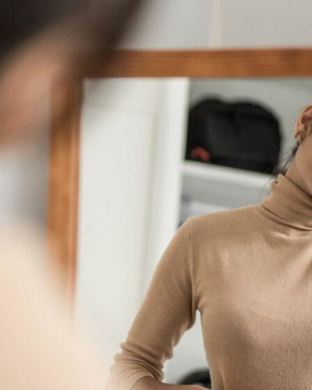 Une femme révèle une astuce simple de 30 secondes pour choisir la bonne taille de jean sans l'essayer