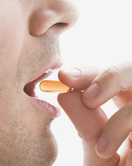 Une nouvelle pilule pourrait stopper la croissance du cancer de la prostate chez 40 000 hommes