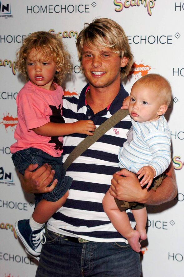 Jeff Brazier avec ses fils Bobby et Freddie en 2005