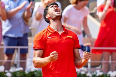 Carlos Alcaraz écrase Félix Auger-Aliassime et l'Espagnol n'est plus qu'à une victoire de la médaille d'or olympique