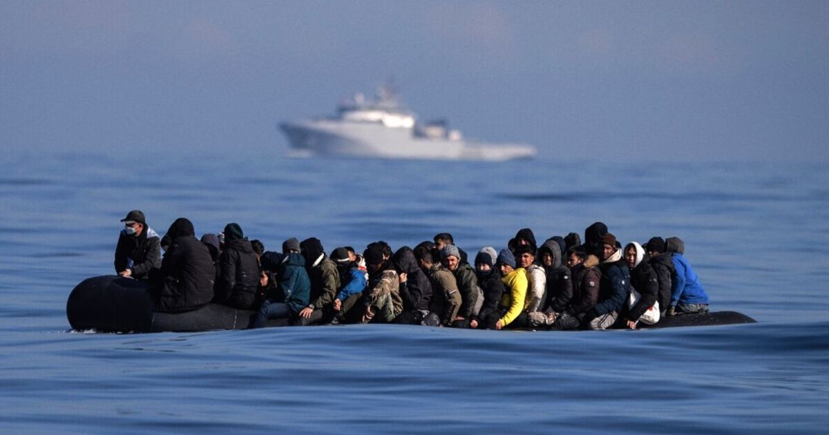 Chaos dans la Manche : près de 500 migrants atteignent le Royaume-Uni en une seule journée