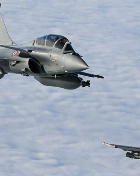 Crash d'avion en France EN DIRECT : recherche désespérée du pilote après le crash de deux avions de chasse