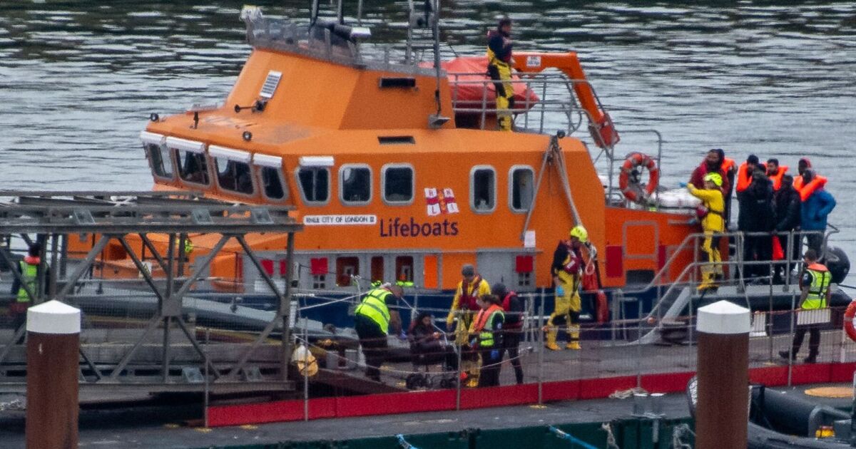 Deux migrants meurent dans un « incident tragique » alors qu'ils tentaient de traverser la Manche