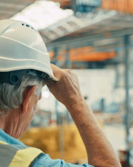 Fureur autour des retraites et craintes d'émeutes alors que le parti travailliste a été sommé de relever l'âge de la retraite à 71 ans