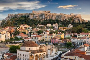 La Grèce envoie une alerte météo d'urgence à tous les touristes qui se rendent en Grèce ce week-end