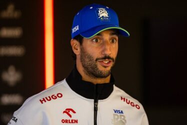 La réaction de Daniel Ricciardo après que Red Bull ait promis un baquet à un jeune pilote en F1 en dit long