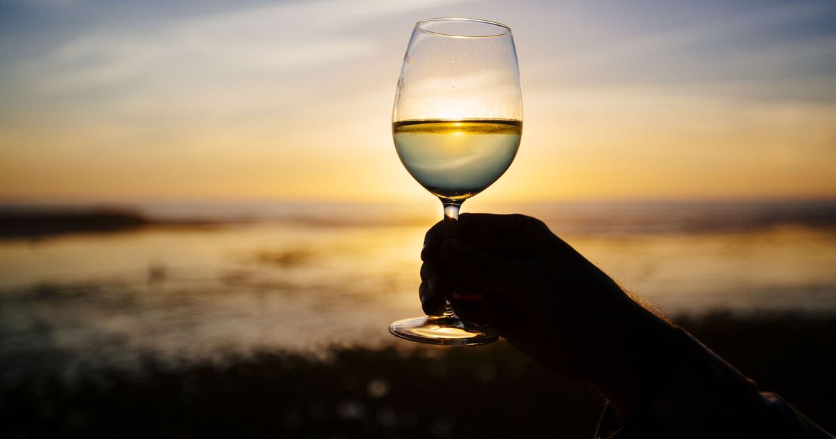 Le restaurant le plus « rêvé » du monde offre une vue magnifique sur la mer, mais il y a un hic