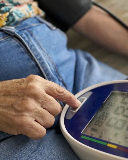 L'hypertension artérielle non traitée pourrait augmenter le risque de maladie d'Alzheimer, avertissent les scientifiques