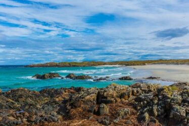 L'île britannique surnommée « Hawaï du Nord » possède du sable blanc et des eaux cristallines