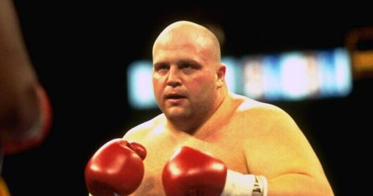 Mike Tyson et Jake Paul reçoivent un nouveau message de Butterbean alors que la légende de la boxe frappe les pads