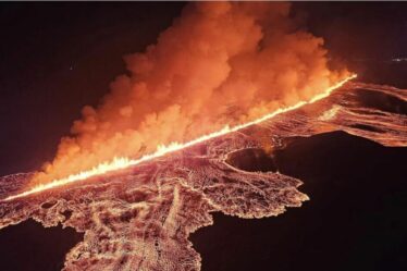 Ne sortez pas, alerte alors qu'un gigantesque nuage de gaz acide engloutit le Royaume-Uni