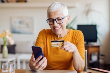 Un fournisseur d'épargne offre un bonus de 1 000 £ sur un compte qualifié de « parfait pour les retraités »