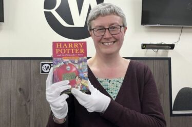 Une femme achète un livre d'Harry Potter pour 3,50 £ avant de se rendre compte de sa valeur réelle stupéfiante