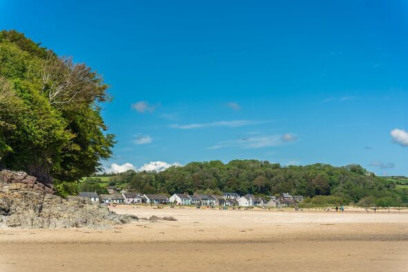 Village et plage de LLansteffan