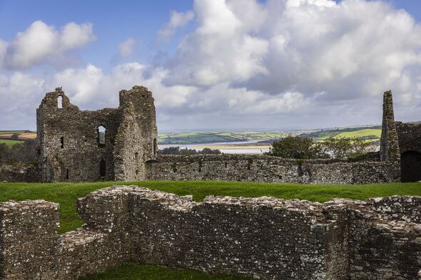 Château de Llansteffan sur la côte du Carmarthenshire