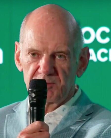 Adrian Newey qualifie Fernando Alonso d'« ennemi juré » après son transfert de 150 millions de livres sterling