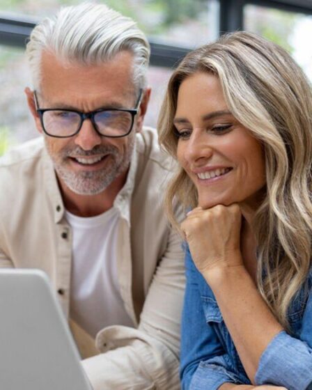 Alerte du HMRC pour des milliers de familles car vous pourriez demander 110 £ supplémentaires par mois à partir de demain