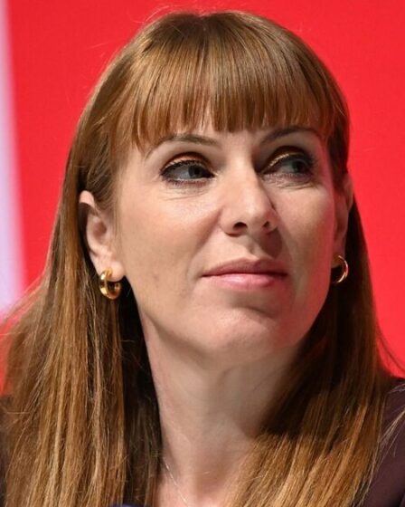 Angela Rayner « furieuse » d'avoir affirmé qu'elle n'était pas la véritable vice-Première ministre