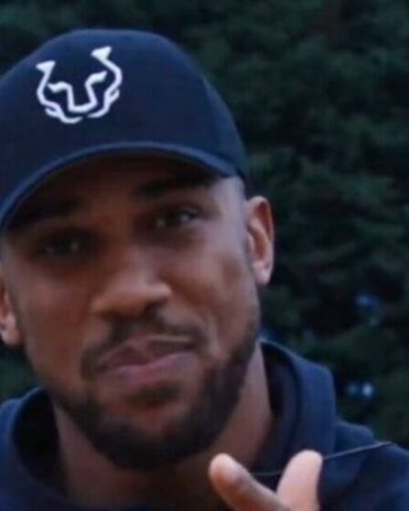 Anthony Joshua confirme sa retraite dans un message sincère adressé à ses supporters