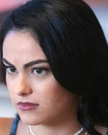 Camila Mendes, la star de Riverdale, « quitte » le reboot du film d'horreur emblématique des années 90