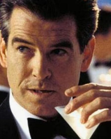 Comment Pierce Brosnan a été renvoyé de son rôle de James Bond suite à un appel téléphonique dévastateur