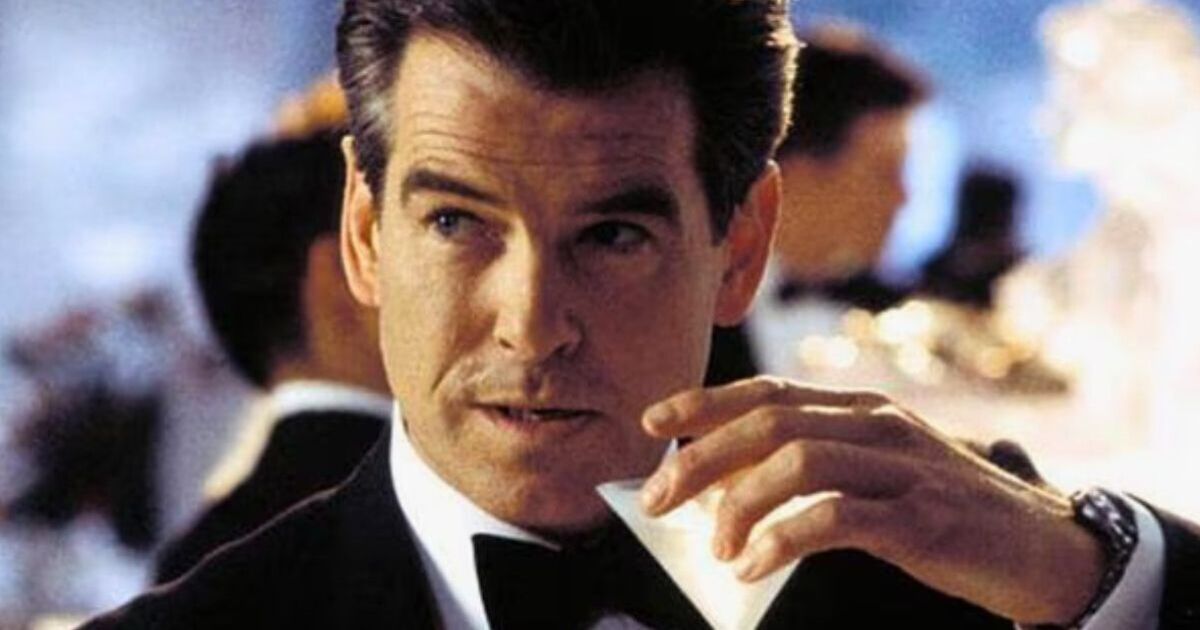 Comment Pierce Brosnan a été renvoyé de son rôle de James Bond suite à un appel téléphonique dévastateur