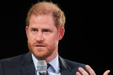 Famille royale EN DIRECT : un expert révèle la vraie raison pour laquelle Harry est "désespéré" et a volé en solo sans Meghan