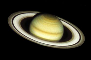 Heure exacte à laquelle Saturne sera plus brillant que d'habitude dans le ciel ce soir et comment le repérer