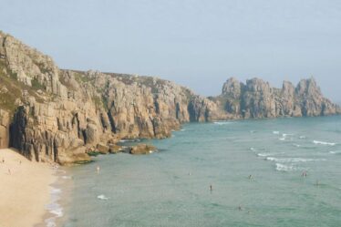 La plage avec une mer turquoise et du sable blanc est si « magnifique » que les gens n'arrivent pas à croire qu'elle se trouve au Royaume-Uni