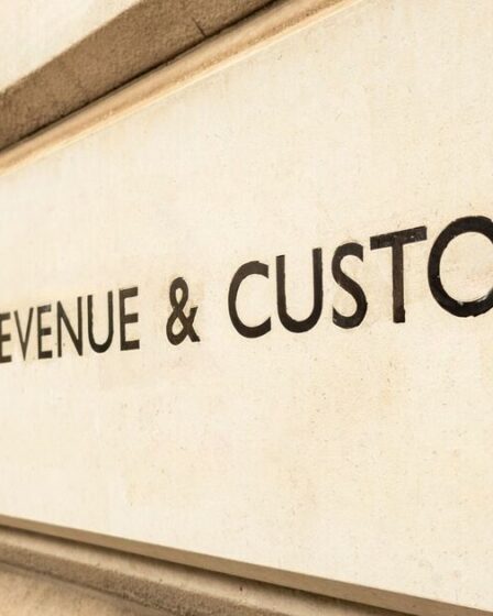 Le HMRC émet un avertissement de 1 000 £ aux personnes et ajoute « Vérifiez si vous devez vous inscrire »