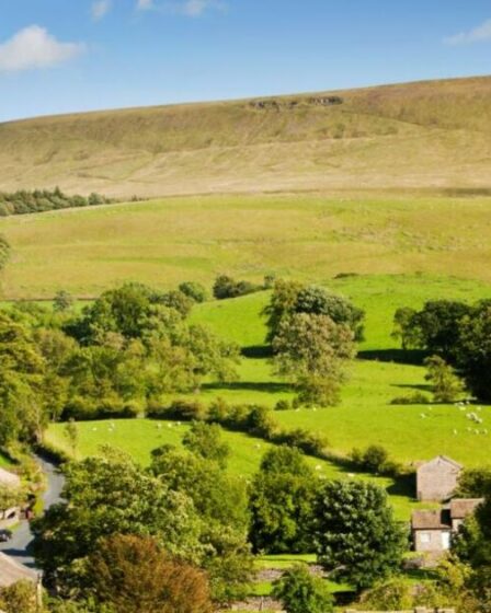 Le magnifique village britannique figé dans le temps alors que les visiteurs remarquent qu'il manque quelque chose d'étrange