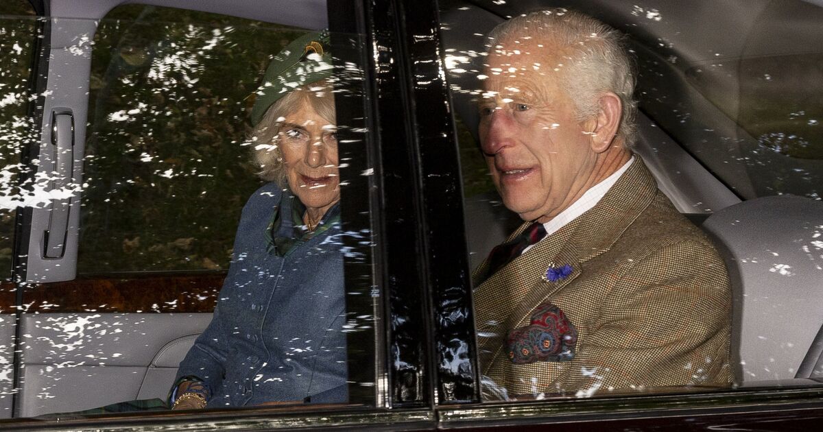 Le roi et la reine se rendent à l'église de Balmoral après avoir souhaité un joyeux 40e anniversaire au prince Harry