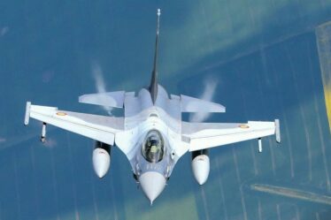 Les craintes d'une troisième guerre mondiale surgissent alors qu'un pays de l'OTAN envoie des F-16 après que « la Russie a violé l'espace aérien du bloc »