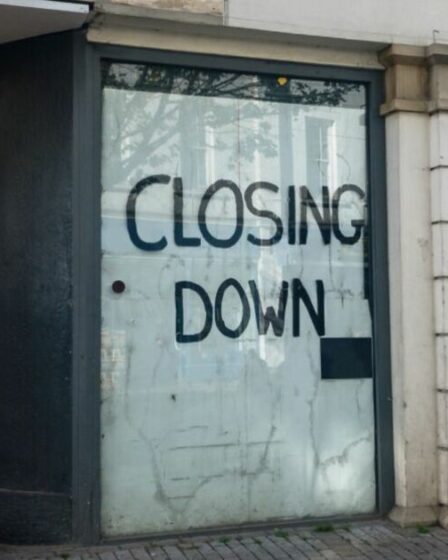 Les frais bancaires cachés et la hausse des prix des matériaux risquent de contraindre les petites entreprises à fermer leurs portes