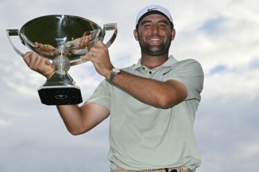 Scottie Scheffler a gagné près de 10 000 £ par coup au cours de la saison du PGA Tour après un salaire de 19 millions de £