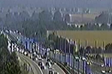 Trafic sur la M1 EN DIRECT : chaos sur une grande autoroute britannique avec d'énormes retards après un accident