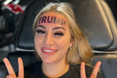 Une femme qui s'est fait tatouer le nom de Trump sur le front « collecte désormais des milliers de dollars pour le faire retirer »